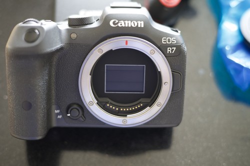 Canon eos 5mp mirrorless - r7, 32.5mp