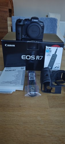 Canon eos 5mp mirrorless - canon, r7