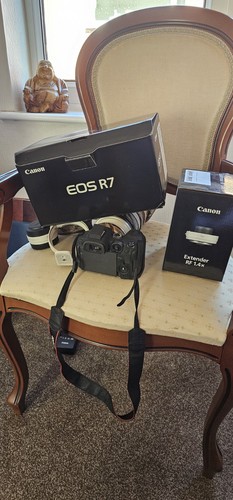 Canon camera 100 - r7, 100-500mm