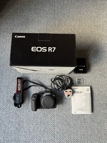 Canon mirrorless digital - r7,