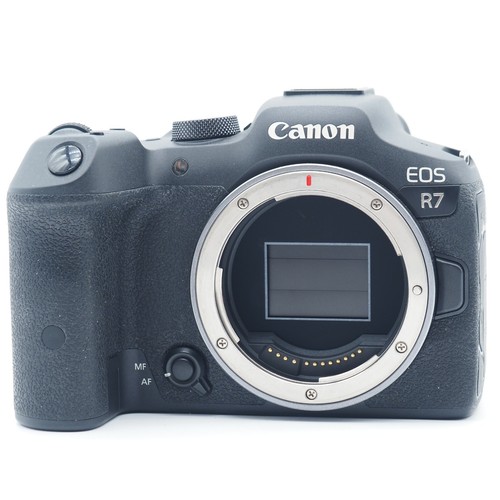 Near mint canon eos r7 - ]canon,