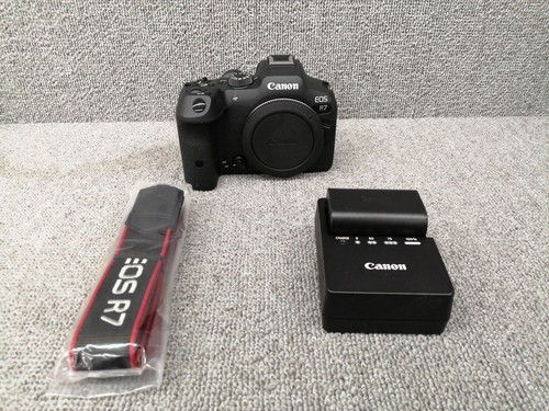 Canon body eos used - r7,