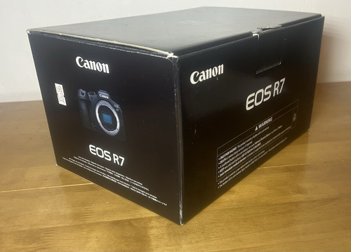 Canon eos series - r7,
