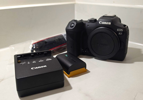 Canon eos mirrorless - eos,