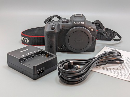 Canon eos 5mp mirrorless - canon,