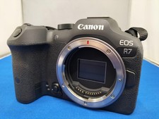 CANON EOS R7 Mirrorless Camera