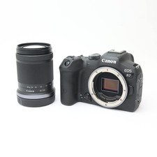 Canon EOS R7 + RF-S 18-150 IS