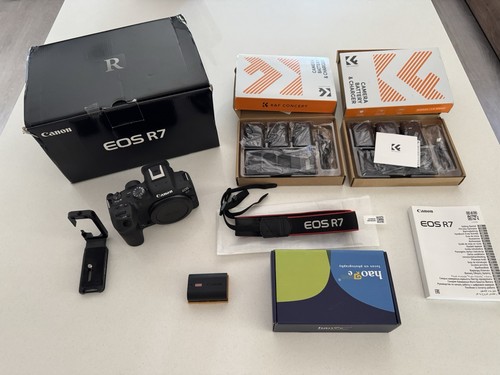 Canon body excellent - r7,