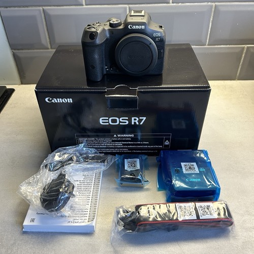 Canon eos 5mp mirrorless - eos,