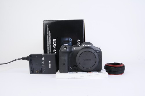 Canon eos like new - r7,
